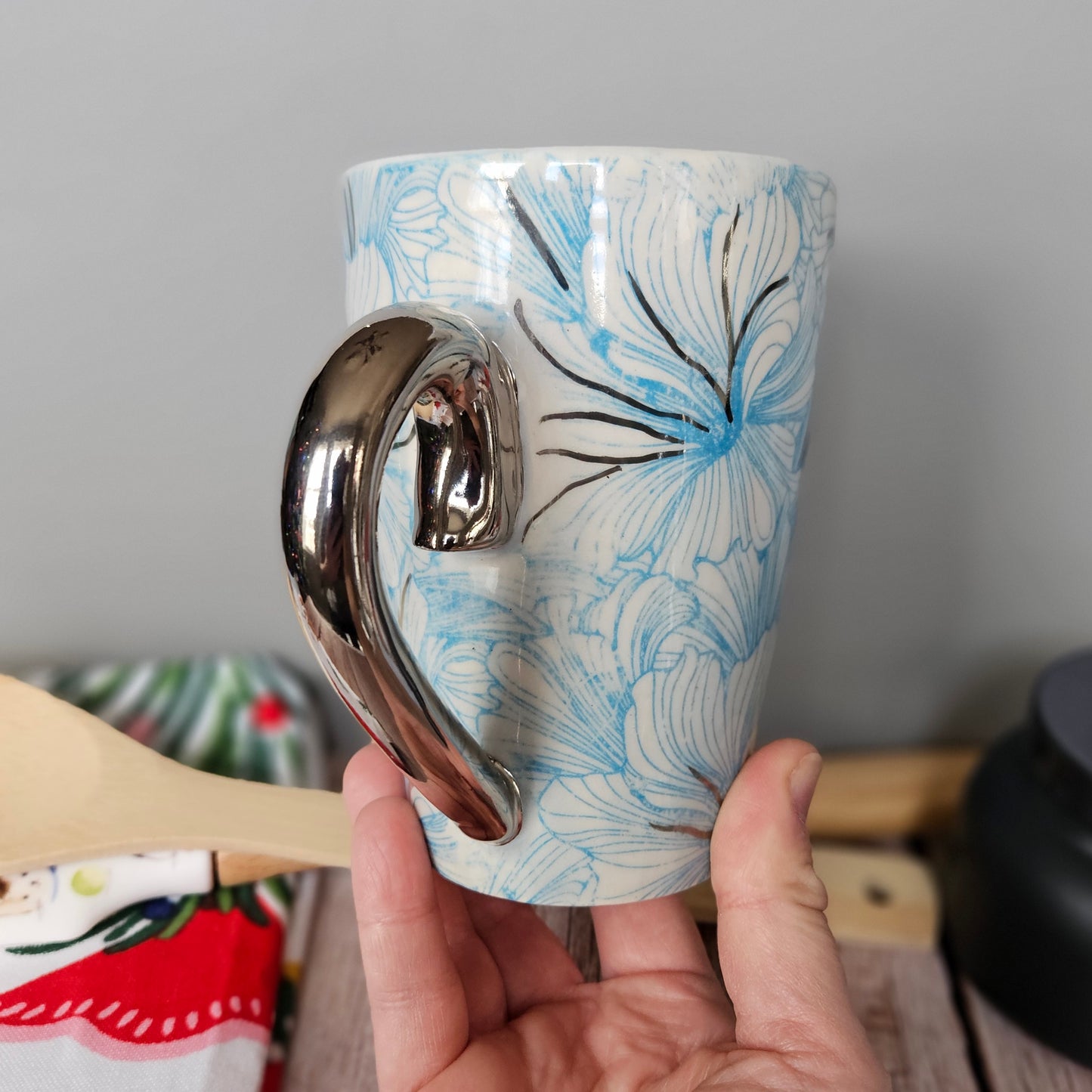 White and blue hibiscus mug